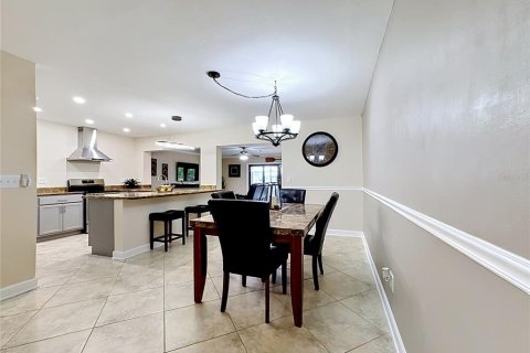 Villa ou maison à vendre à Apollo Beach, Floride: 4 chambres, 277.68 m2 № 2124248 - photo 12