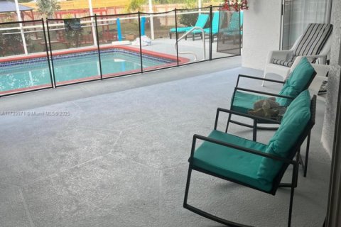 Купить виллу или дом в Лихай-Эйкерс, Флорида 6 спален, 224.82м2, № 1978787 - фото 19