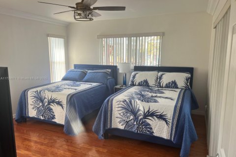 Купить виллу или дом в Лихай-Эйкерс, Флорида 6 спален, 224.82м2, № 1978787 - фото 12