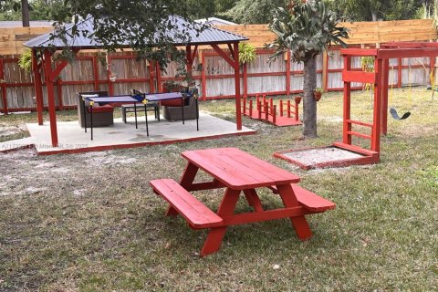 Купить виллу или дом в Лихай-Эйкерс, Флорида 6 спален, 224.82м2, № 1978787 - фото 21