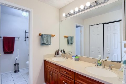 House in Brandon, Florida 3 bedrooms, 145.95 sq.m. № 2425332 - photo 20