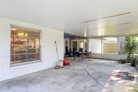 House in Brandon, Florida 3 bedrooms, 145.95 sq.m. № 2425332 - photo 24