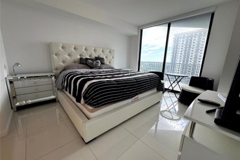 Condo in Doral, Florida, 2 bedrooms  № 1840859 - photo 5
