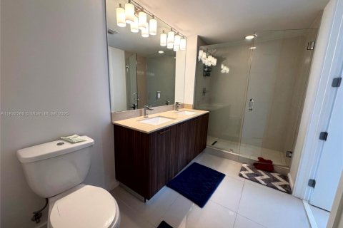 Condo in Doral, Florida, 2 bedrooms  № 1840859 - photo 7