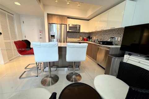 Condo in Doral, Florida, 2 bedrooms  № 1840859 - photo 3