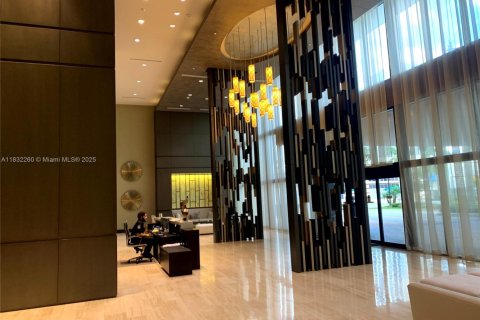 Condo in Doral, Florida, 2 bedrooms  № 1840859 - photo 1