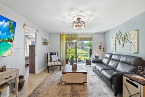 Купить кондоминиум в Санрайз, Флорида 2 спальни, 78.97м2, № 2020645 - фото 9