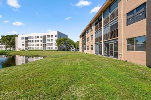 Купить кондоминиум в Санрайз, Флорида 2 спальни, 78.97м2, № 2020645 - фото 19