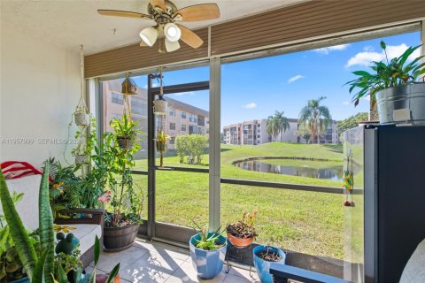 Купить кондоминиум в Санрайз, Флорида 2 спальни, 78.97м2, № 2020645 - фото 11