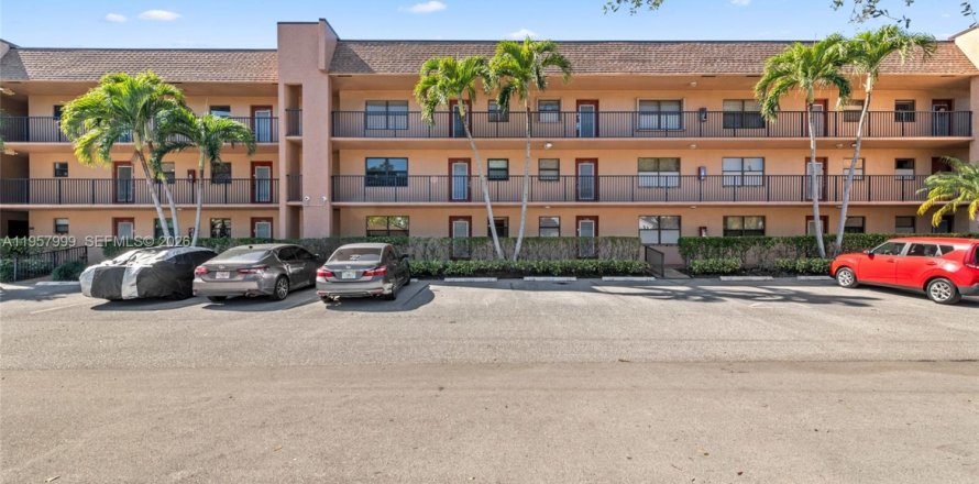 Кондоминиум с 2 спальнями в Санрайз, Флорида № 2020645