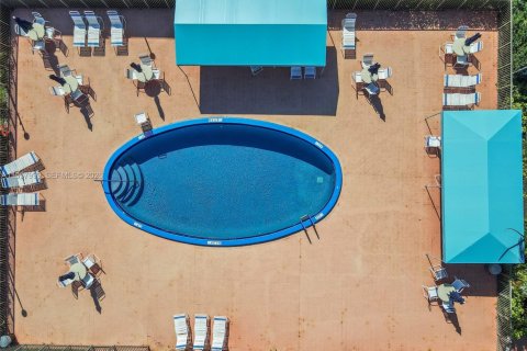 Купить кондоминиум в Санрайз, Флорида 2 спальни, 78.97м2, № 2020645 - фото 30