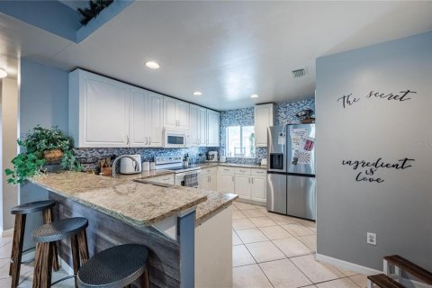 House in North Port, Florida 3 bedrooms, 157.19 sq.m. № 1824254 - photo 6