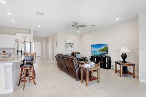 House in Bradenton, Florida 4 bedrooms, 189.99 sq.m. № 1903063 - photo 15