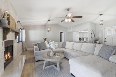 Casa en venta en Crystal River, Florida, 3 dormitorios, 124.3 m2 № 2333943 - foto 2