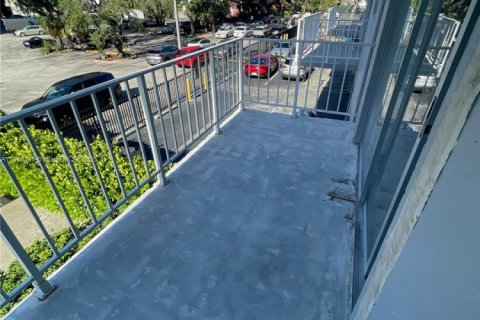 Condominio en alquiler en North Miami, Florida, 53.51 m2 № 1960818 - foto 23