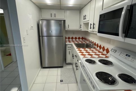 Condominio en alquiler en North Miami, Florida, 53.51 m2 № 1960818 - foto 18