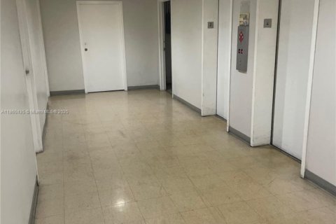 Condominio en alquiler en North Miami, Florida, 53.51 m2 № 1960818 - foto 6