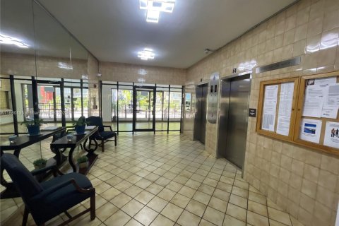 Condominio en alquiler en North Miami, Florida, 53.51 m2 № 1960818 - foto 5