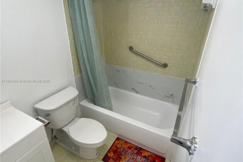 Condominio en alquiler en North Miami, Florida, 53.51 m2 № 1960818 - foto 20