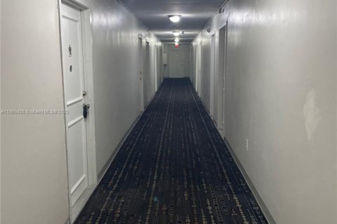 Condominio en alquiler en North Miami, Florida, 53.51 m2 № 1960818 - foto 7