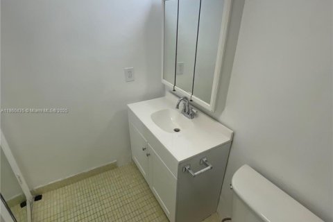 Condominio en alquiler en North Miami, Florida, 53.51 m2 № 1960818 - foto 21