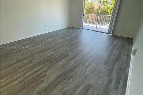 Condominio en alquiler en North Miami, Florida, 53.51 m2 № 1960818 - foto 11