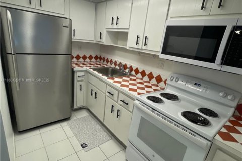 Condominio en alquiler en North Miami, Florida, 53.51 m2 № 1960818 - foto 17