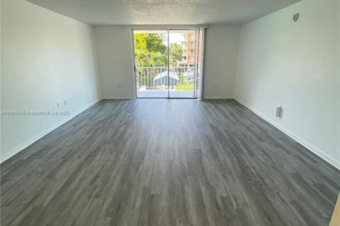 Condominio en alquiler en North Miami, Florida, 53.51 m2 № 1960818 - foto 10