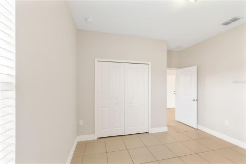 Villa ou maison à vendre à Poinciana, Floride: 4 chambres, 146.79 m2 № 2418916 - photo 25