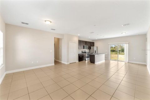 Villa ou maison à vendre à Poinciana, Floride: 4 chambres, 146.79 m2 № 2418916 - photo 6