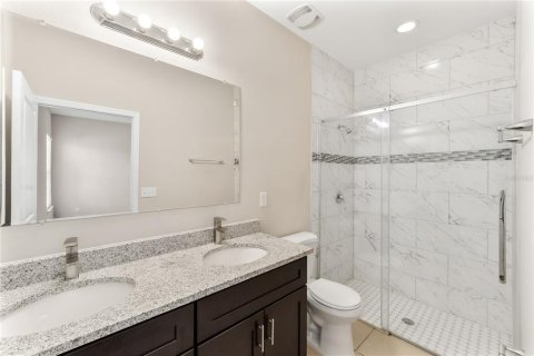 Villa ou maison à vendre à Poinciana, Floride: 4 chambres, 146.79 m2 № 2418916 - photo 16