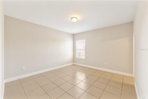 Villa ou maison à vendre à Poinciana, Floride: 4 chambres, 146.79 m2 № 2418916 - photo 14