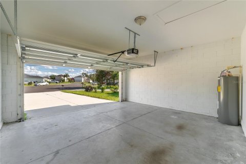 Villa ou maison à vendre à Poinciana, Floride: 4 chambres, 146.79 m2 № 2418916 - photo 30