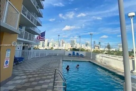 Купить кондоминиум в Майами, Флорида 2 спальни, 82.96м2, № 1948131 - фото 23