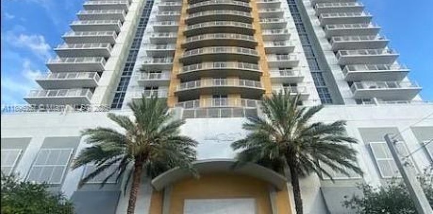 Кондоминиум с 2 спальнями в Майами, Флорида № 1948131