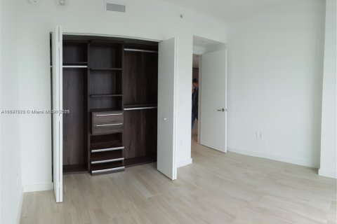 Снять в аренду кондоминиум в Майами, Флорида 2 спальни, 80.64м2, № 1949098 - фото 12