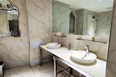 Снять в аренду кондоминиум в Майами, Флорида 2 спальни, 80.64м2, № 1949098 - фото 20