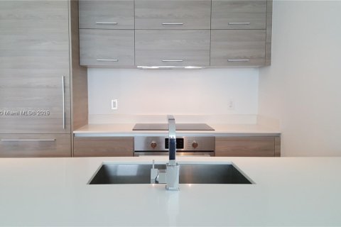 Снять в аренду кондоминиум в Майами, Флорида 2 спальни, 80.64м2, № 1949098 - фото 6