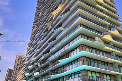 Снять в аренду кондоминиум в Майами, Флорида 2 спальни, 80.64м2, № 1949098 - фото 2