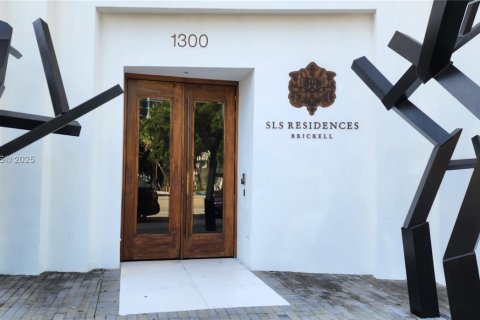 Снять в аренду кондоминиум в Майами, Флорида 2 спальни, 80.64м2, № 1949098 - фото 3