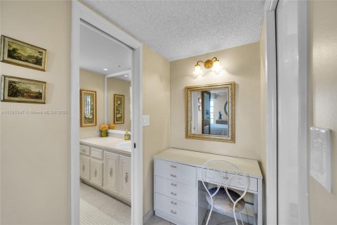 Copropriété à vendre à Pompano Beach, Floride: 3 chambres, 129.13 m2 № 1925326 - photo 19