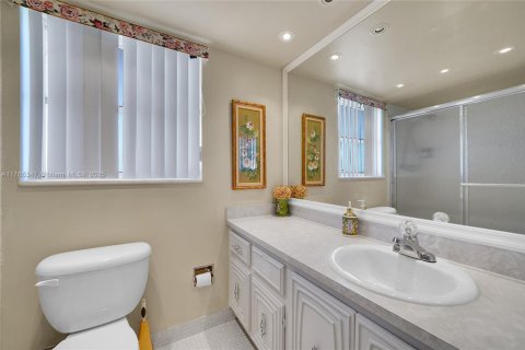 Copropriété à vendre à Pompano Beach, Floride: 3 chambres, 129.13 m2 № 1925326 - photo 20