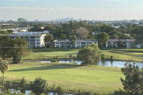Copropriété à vendre à Pompano Beach, Floride: 3 chambres, 129.13 m2 № 1925326 - photo 1