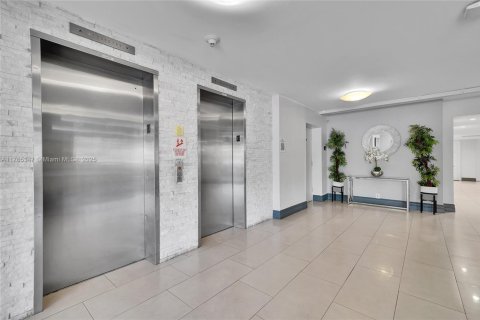 Copropriété à vendre à Pompano Beach, Floride: 3 chambres, 129.13 m2 № 1925326 - photo 26