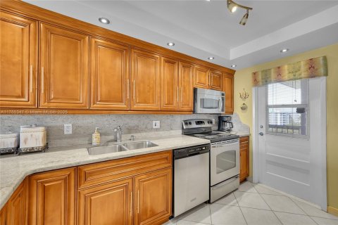 Copropriété à vendre à Pompano Beach, Floride: 3 chambres, 129.13 m2 № 1925326 - photo 6