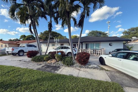 Купить виллу или дом в Майами, Флорида 3 спальни, 269.97м2, № 1972856 - фото 15