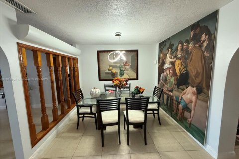 Купить виллу или дом в Майами, Флорида 3 спальни, 269.97м2, № 1972856 - фото 30