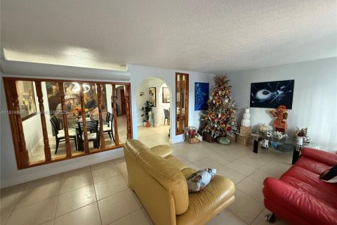 Купить виллу или дом в Майами, Флорида 3 спальни, 269.97м2, № 1972856 - фото 19