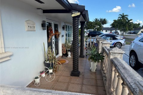 Купить виллу или дом в Майами, Флорида 3 спальни, 269.97м2, № 1972856 - фото 10