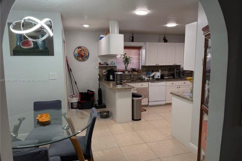 Купить виллу или дом в Майами, Флорида 3 спальни, 269.97м2, № 1972856 - фото 27